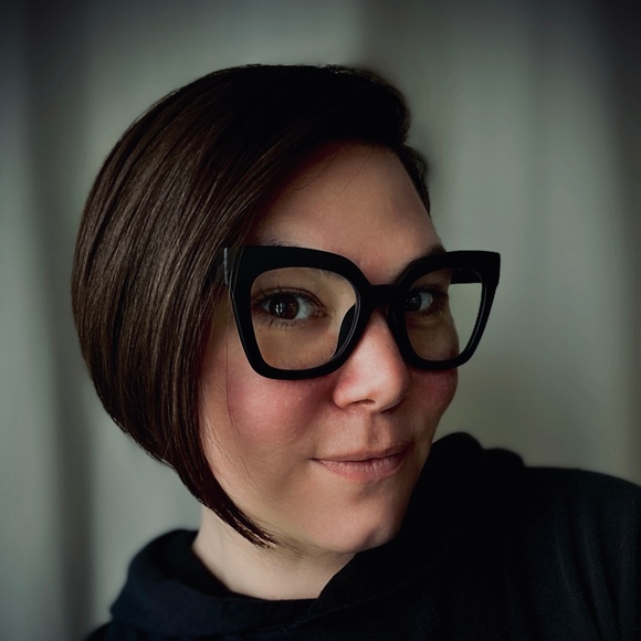 Meet your Posher, Alyson - Picture 1 of 1